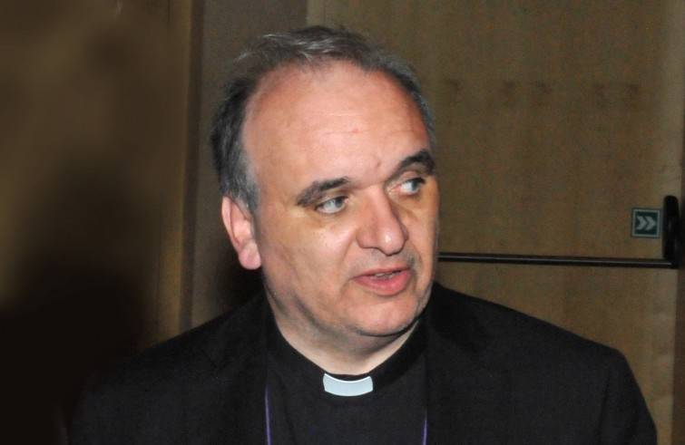 Alba, stasera monsignor Marco Brunetti torna al Santuario della Moretta