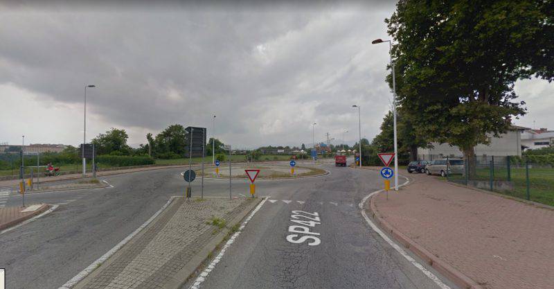 Cuneo, asfaltatura della rotatoria verso Confreria in zona Cerialdo: scatta la chiusura totale notturna