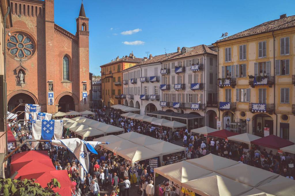 La “Piazza della Moda e Benessere” di Confartigianato Imprese Cuneo alla Fiera internazionale del tartufo di Alba