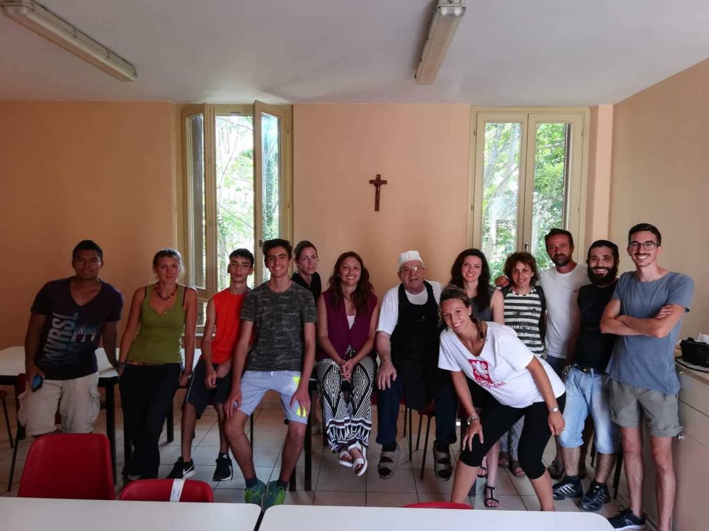 Giovani volontari della Caritas da Fossano a Ventimiglia per aiutare i migranti