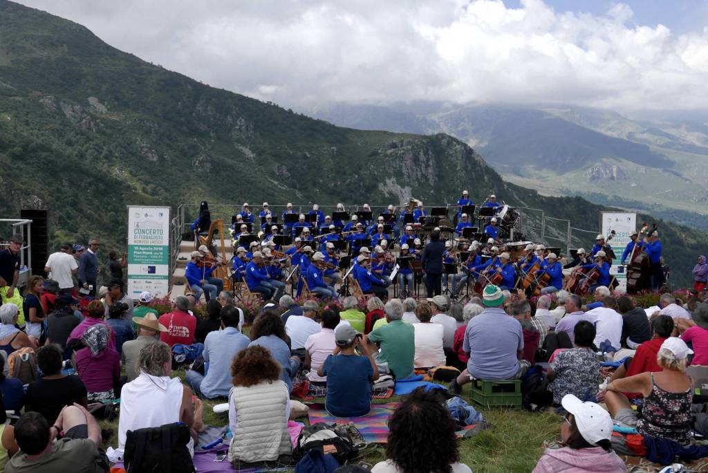 38° concerto di Ferragosto a Pian Munè: presenti Chiamparino, Borgna, Allemano e Valmaggia