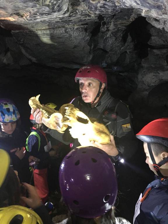 Grande appuntamento a Roaschia nella Riserva naturale Grotte del Bandito: “Storie di uomini e di orsi”