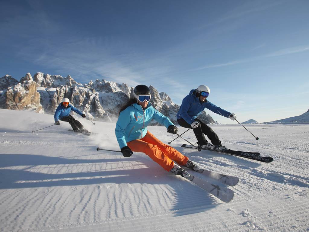 sci montagna sciare generica sciatori sciatore 