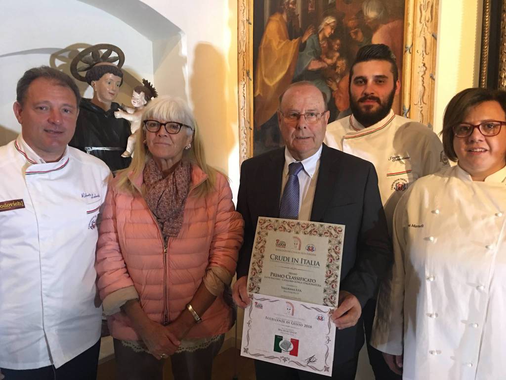 Scarnafigi, il Bra duro Dop della Valgrana Spa vince il 1° premio al concorso caseario nazionale “Crudi in Italia”