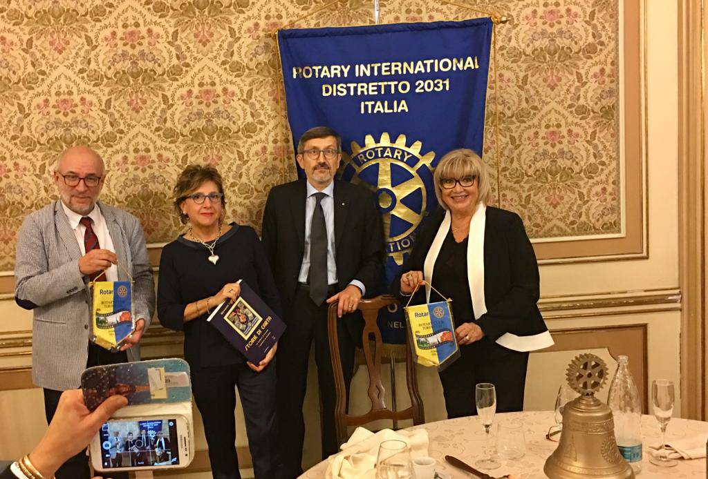 Torino, la campana di Rotary 150 suona per Fossano e le sue “Storie di Carta”