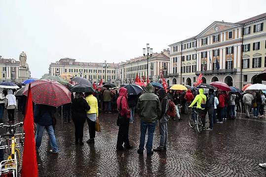 “Diritti, non privilegi”: più di mille persone in piazza a Cuneo contro il Decreto Immigrazione
