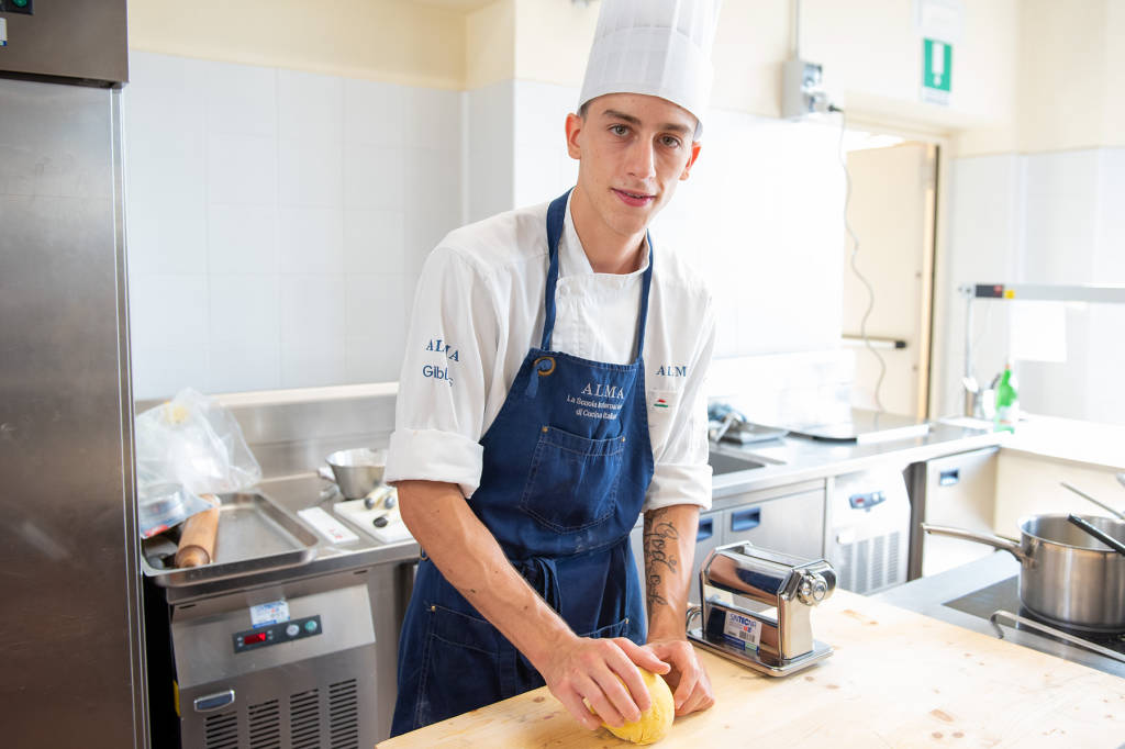 Chiusa di Pesio, Lorenzo Tonello riceve il diploma di Cuoco Professionista dell’ALMA
