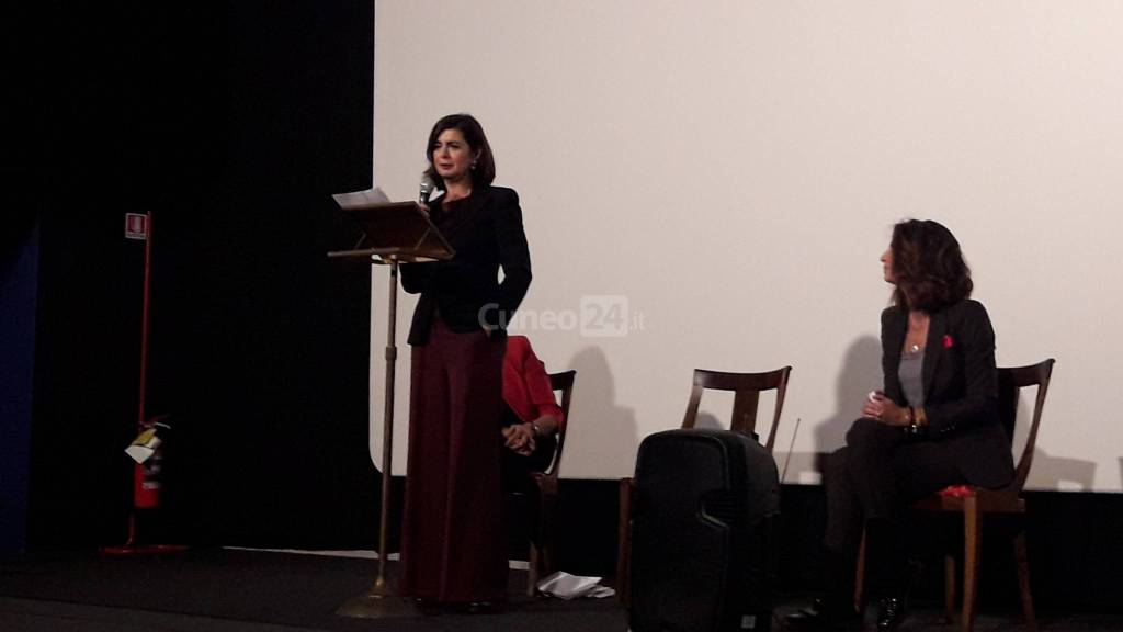 Laura Boldrini a Saluzzo ricorda Salvatore Morelli: “Pregiudizi sulle donne ancora troppo diffusi”