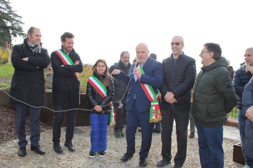 Inaugurato il belvedere Unesco ai piedi del castello di Grinzane Cavour