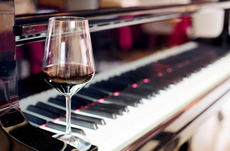 The sound of wine: le tonalità musicali del vino e gli effetti benefici