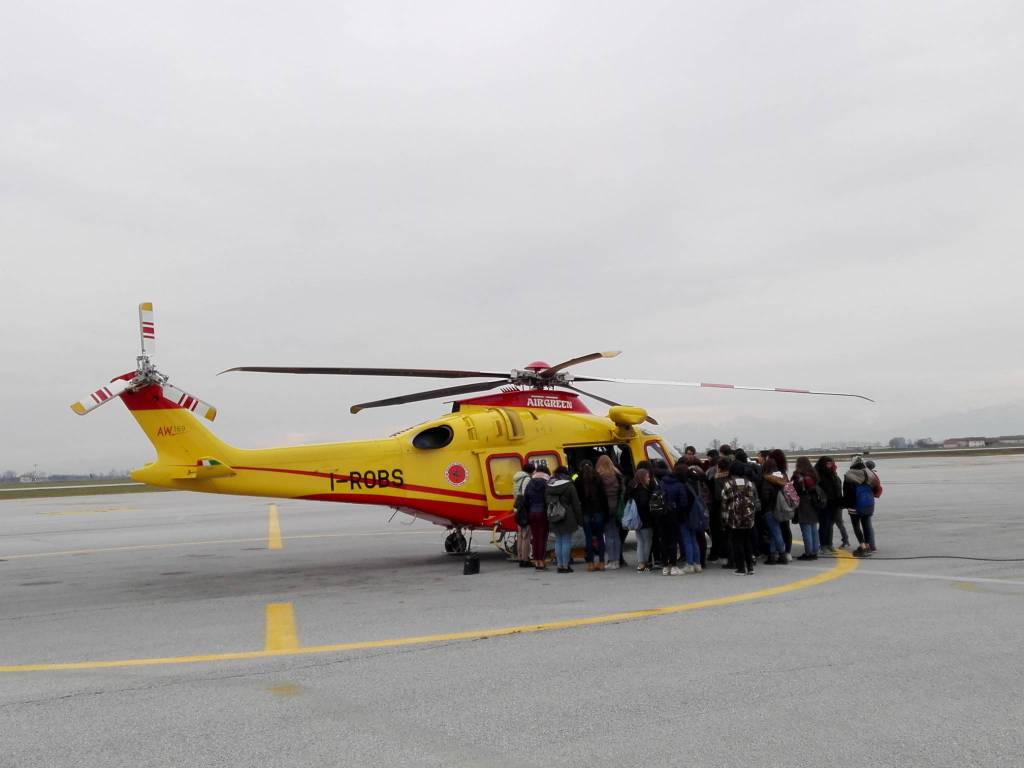 L’Istituto “A.Cravetta” in visita all’aeroporto di Cuneo-Levaldigi