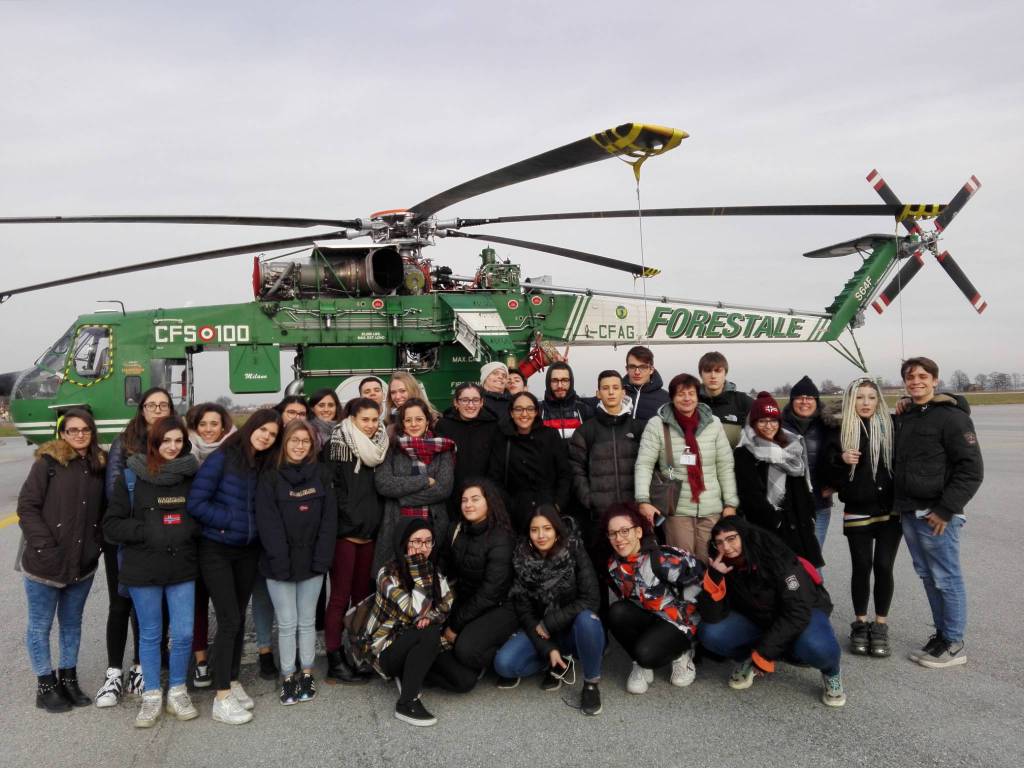 L’Istituto “A.Cravetta” in visita all’aeroporto di Cuneo-Levaldigi