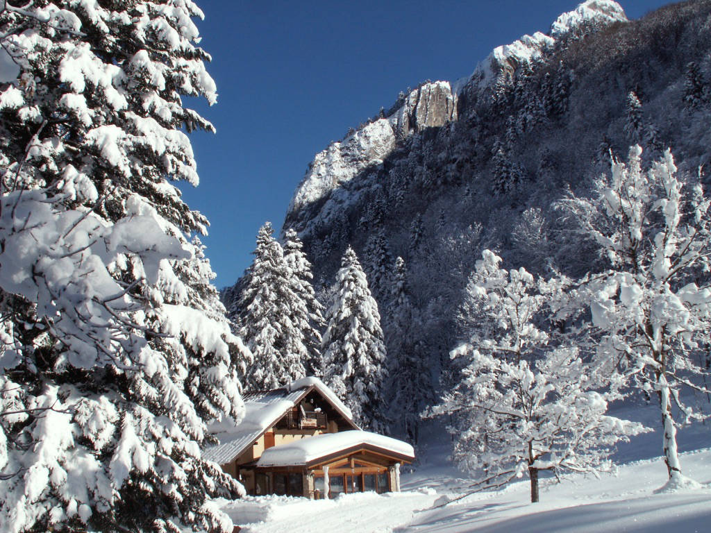 “Posso andare in vacanza sulla neve? Posso raggiungere la mia seconda casa in montagna?”: le FAQ legate al nuovo DPCM di Natale