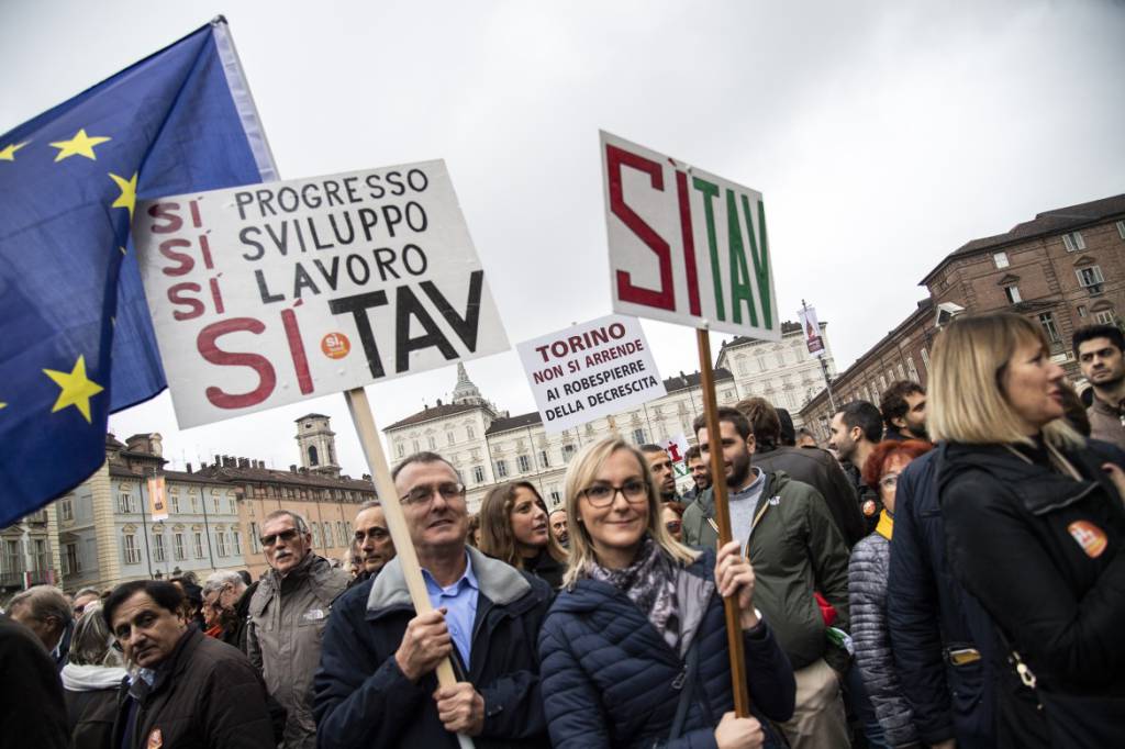 Il Piemonte scende in piazza a Torino per dire “Sì Tav”