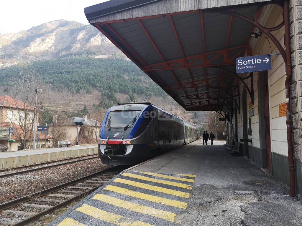 Sciopero in Francia, i treni per Ventimiglia si fermano a Limone Piemonte
