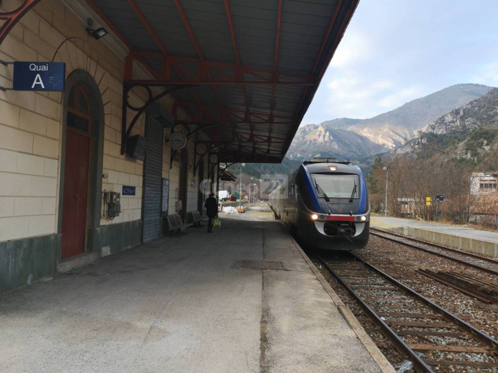 Treno Trenitalia tenda Cuneo Nizza Ventimiglia 