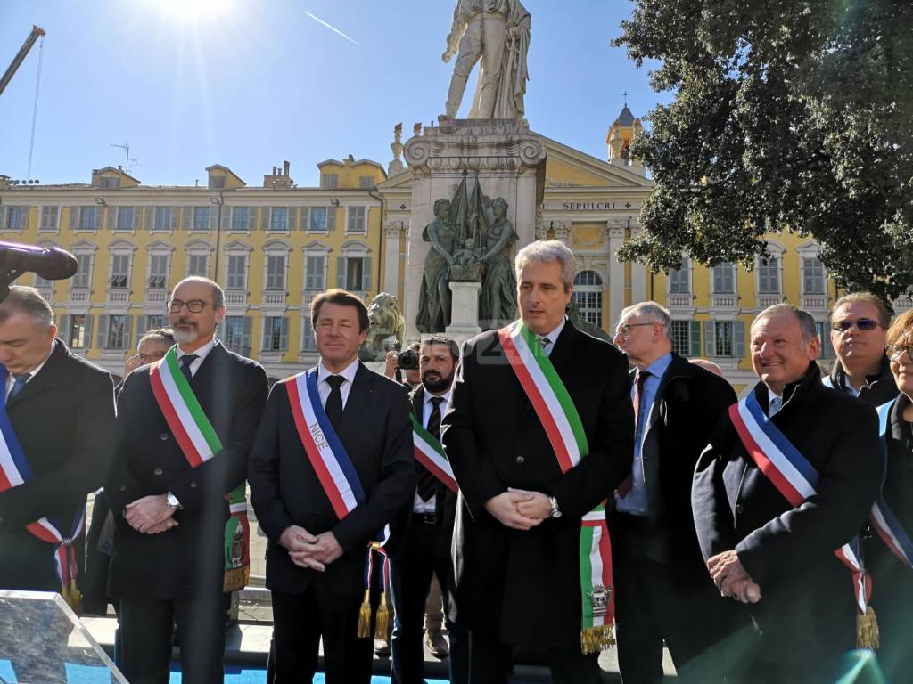 Nizza, francesi ed italiani si uniscono nel segno dell'amicizia tra popoli