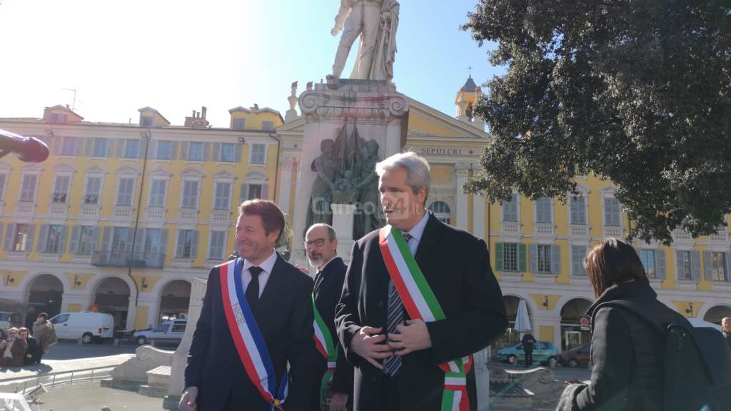 Nizza, francesi ed italiani si uniscono nel segno dell&#8217;amicizia tra popoli