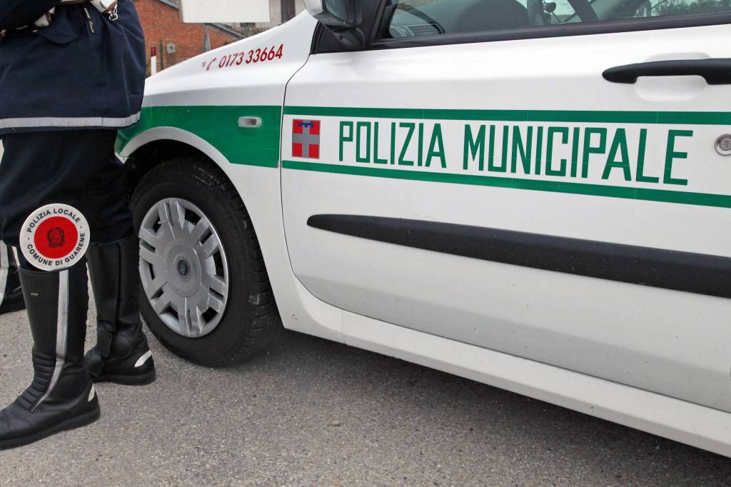 Auto sequestrata e guidatore sanzionato da parte della polizia municipale di Guarene e Castagnito