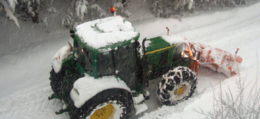 Nevicata sulla Granda: in strada anche i trattori degli agricoltori Coldiretti