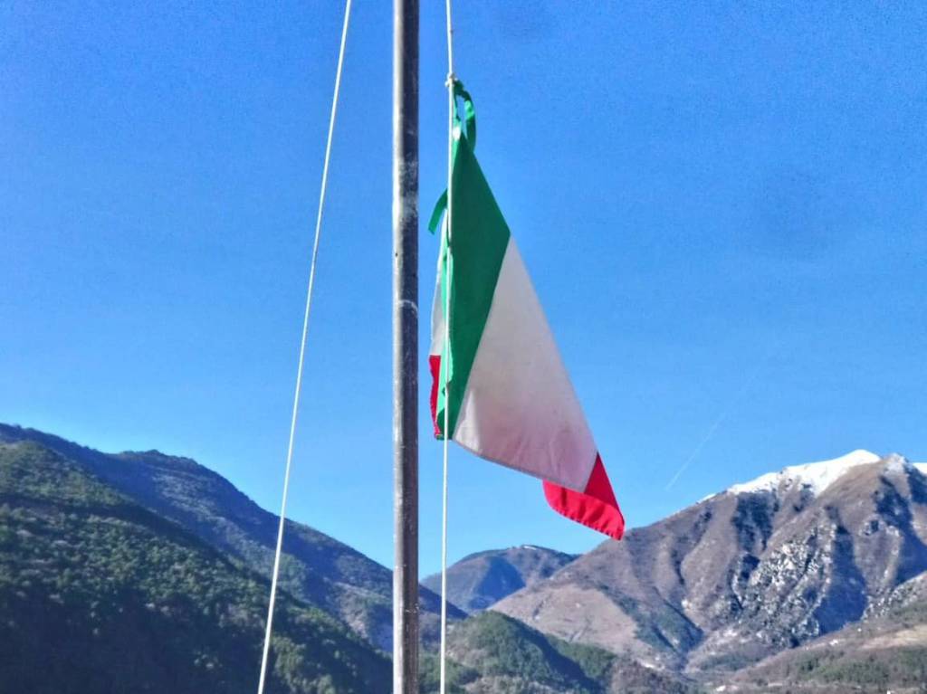 Crisi Italia-Francia: Tricolore d’Italia prende il posto di quello francese a Breil-sur-Roya
