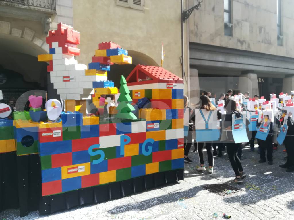 A Cuneo la sfilata di Carnevale in centro città: i divieti di transito e di sosta