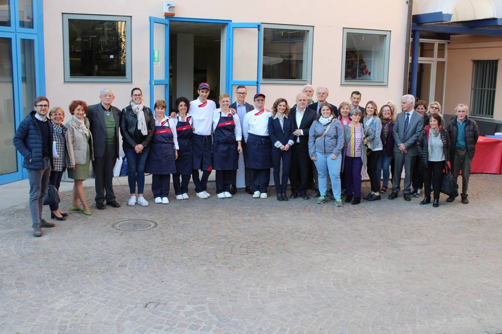 Alba, inaugurati locali della mensa e presentazione del progetto “Il cibo non si spreca”