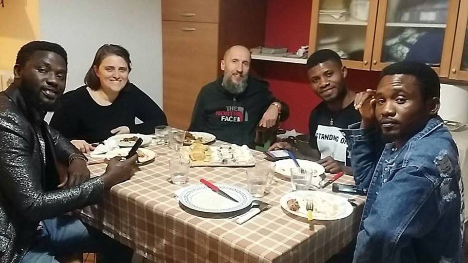 I migranti di Alba e Bra aprono le porte di casa per una cena dal mondo