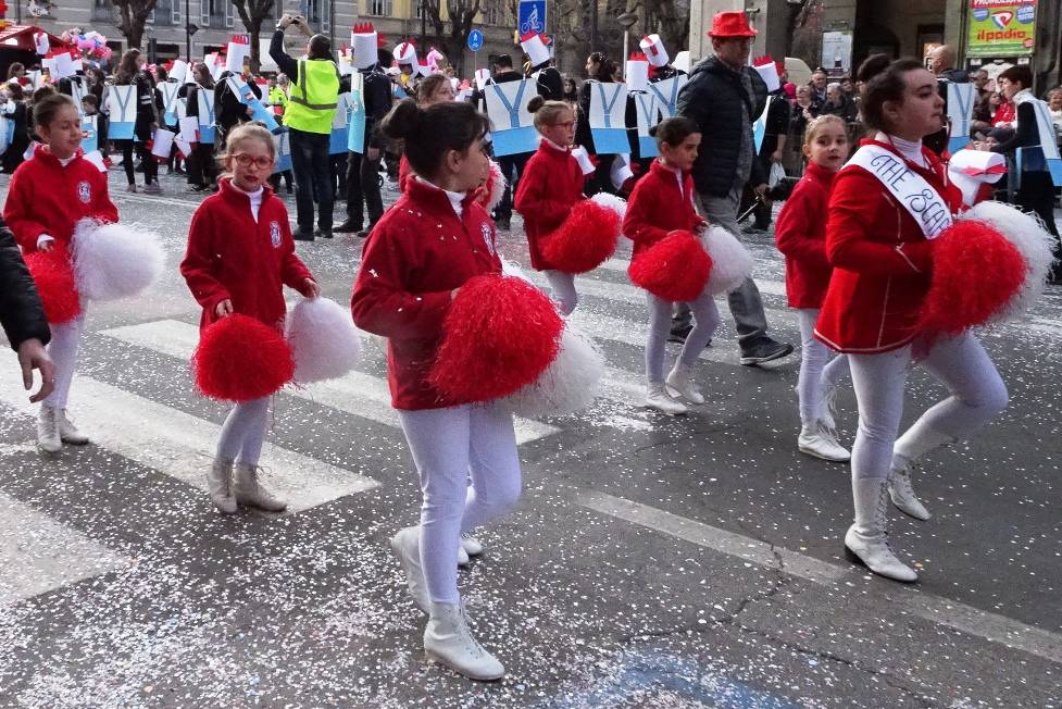 Majorettes peveragnesi alla sfilata del Carnevale di Cuneo