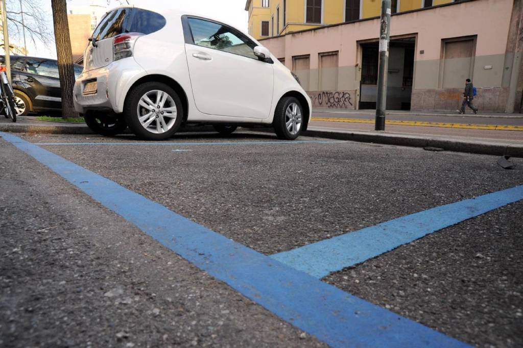 A Bra parcheggi blu gratuiti nei primi tre sabati del 2024