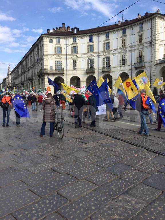 Torino, le “madamin” sono tornate in piazza