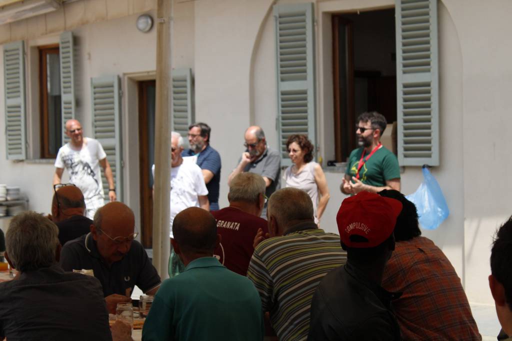 A Saluzzo la tavolata senza muri: in 150 all’iniziativa di Caritas