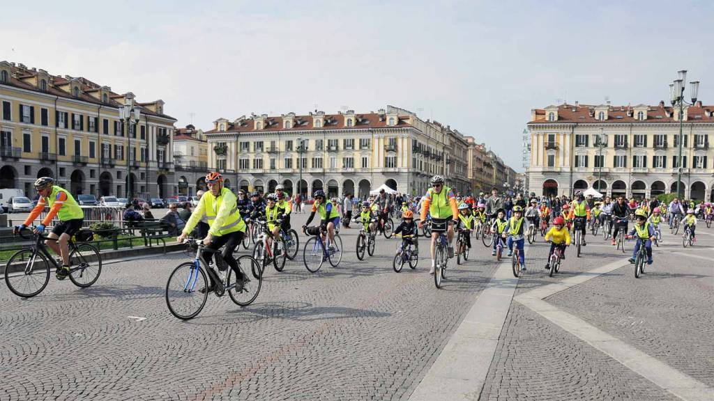Torna a Cuneo “Bimbimbici, la nuova fiaba della bicicletta”