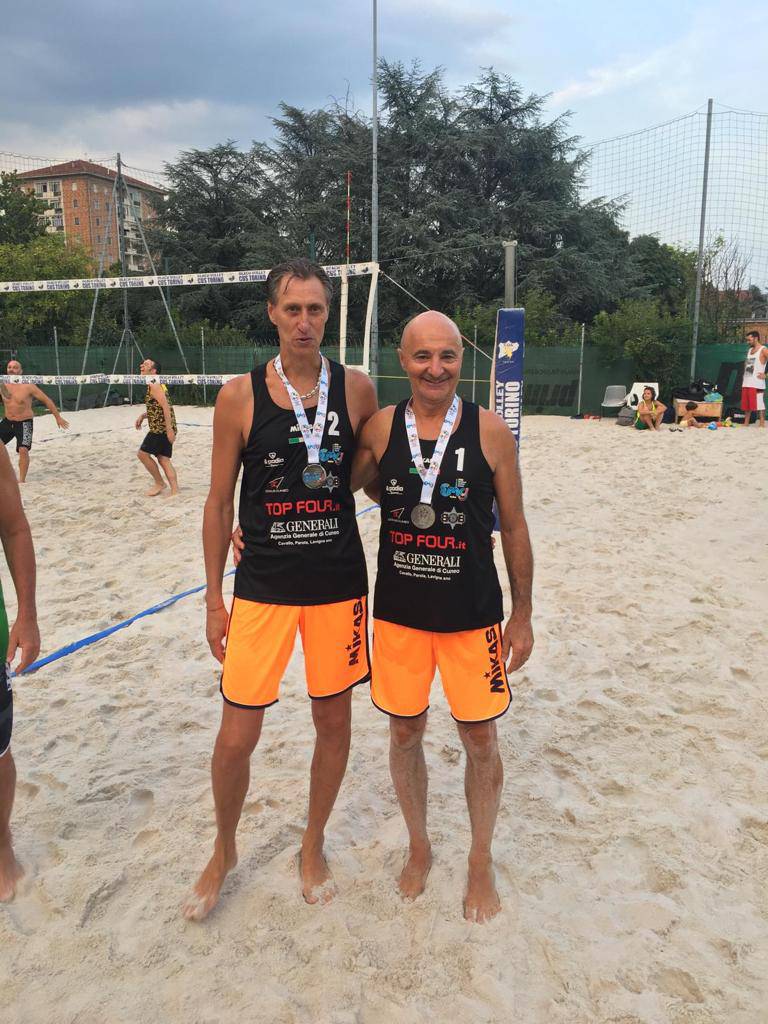 Quattro cuneesi si laureano campioni europei di beach volley Over 50