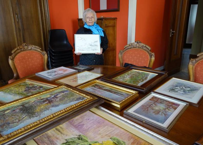 Ex dipendente Provincia regala all’ente i quadri della sorella pittrice scomparsa