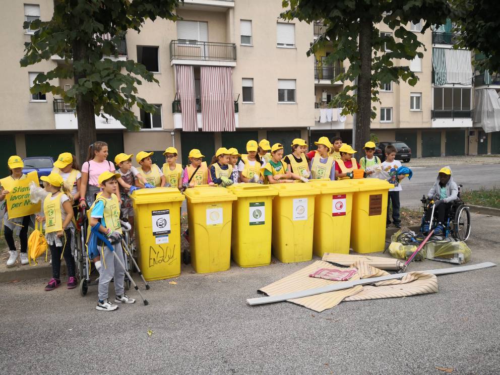 Puliamo il Mondo: a Bra 70 ragazzi impegnati in una speciale eco-pulizia