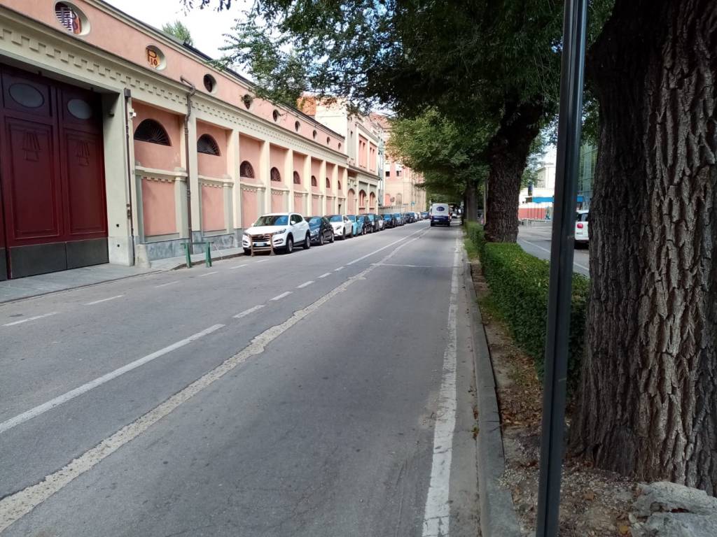 Alba: divieti in via Giraudi per lavori sui marciapiedi