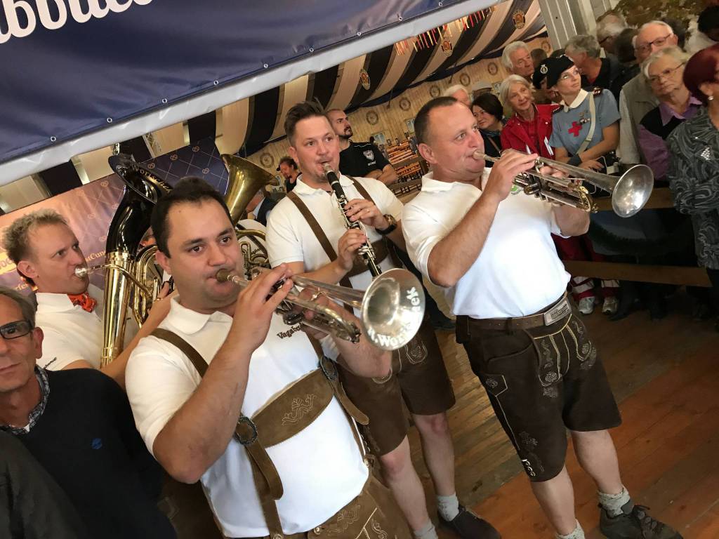 Musica dal vivo protagonista al Paulaner Oktoberfest Cuneo tra gruppi bavaresi e cover band