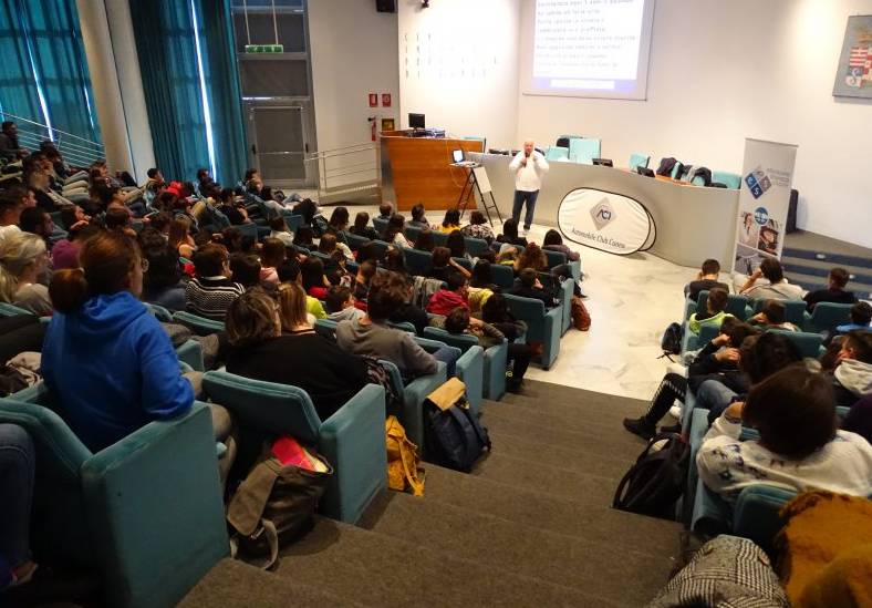 A lezione di educazione e sicurezza stradale, pienone all’incontro in Provincia a Cuneo