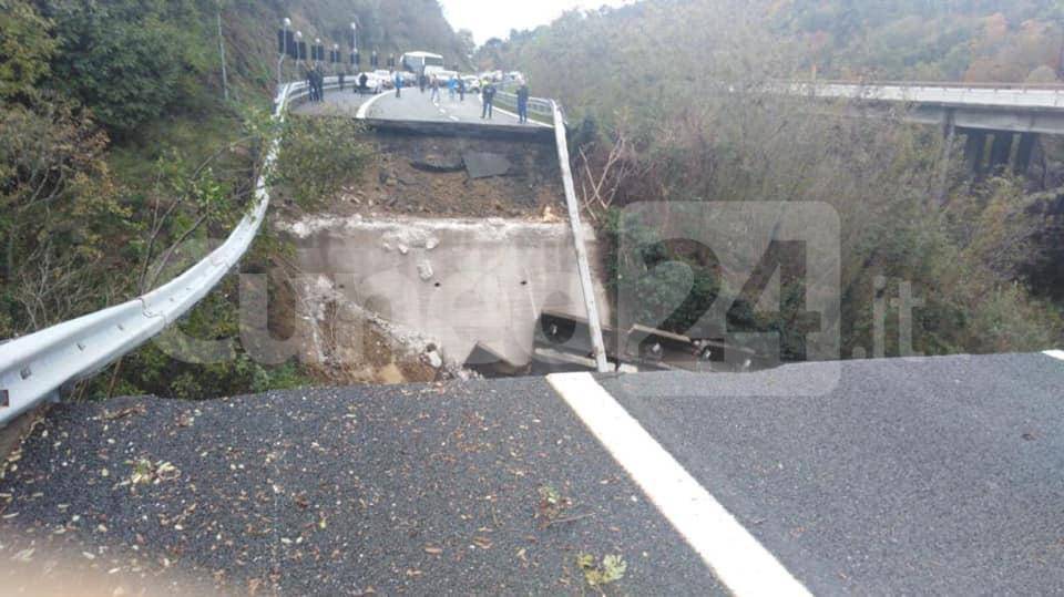 Crollo sulla A6 Torino-Savona: viadotto spezzato in due