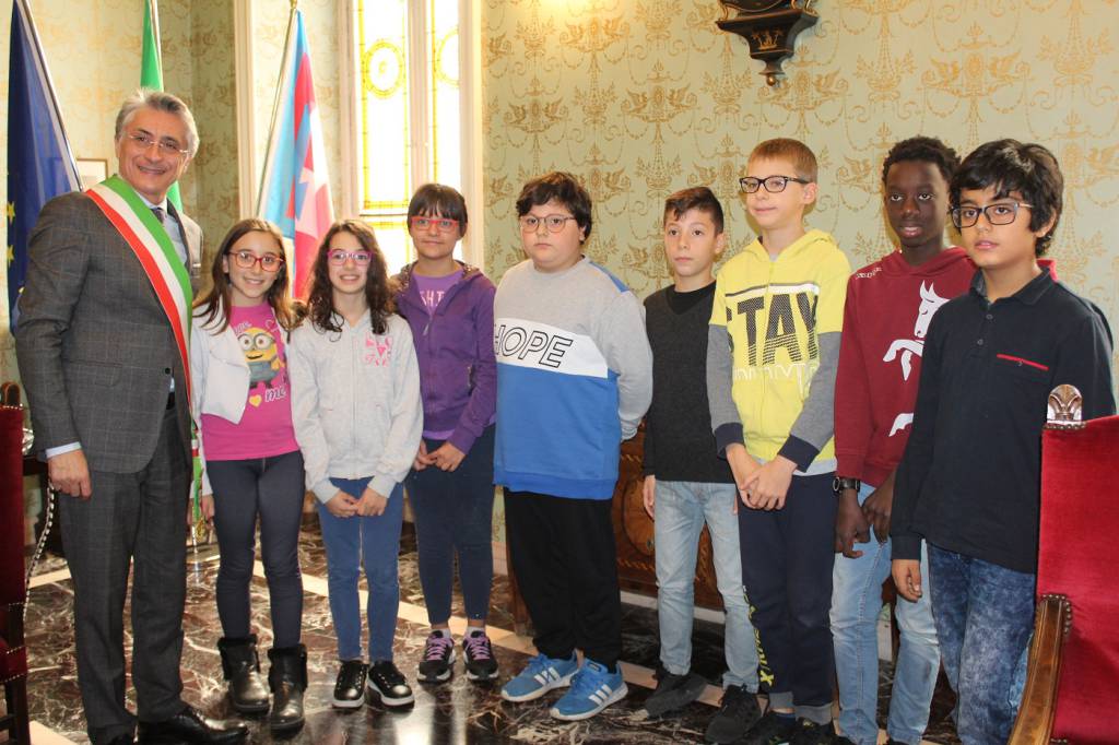 Alba: gli alunni della scuola “Coppino” in visita al Palazzo comunale