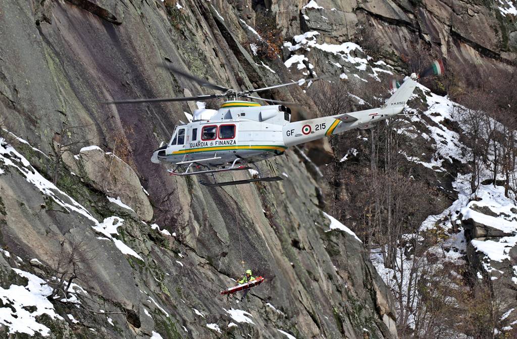 Alpini, finanzieri e soccorso alpino piemontese si addestrano sulla Rocca Sbarua
