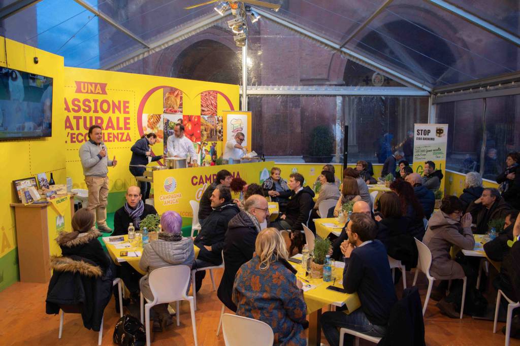 Tricolore a tavola, Coldiretti Cuneo: trionfo di bontà a Km zero al Campagna Amica Day