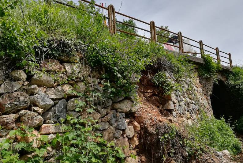 Intervento di ricostruzione di muri di sostegno sulla provinciale Rossana-Busca