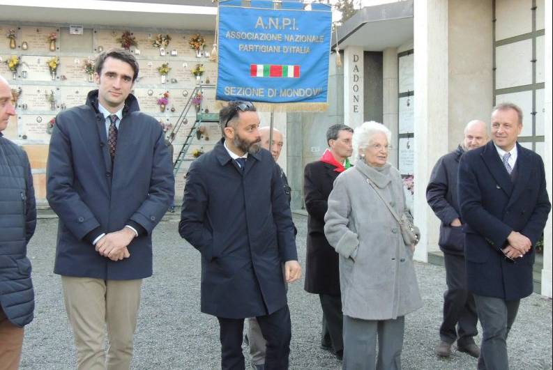 La senatrice Segre in visita privata al cimitero di Gratteria a Mondovì