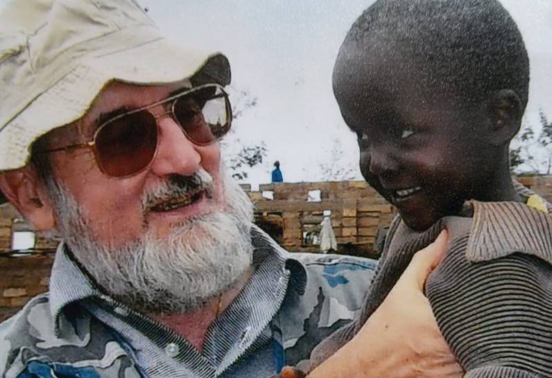 A Cuneo la mostra fotografica “Padre John Cugnod e la sua amata Africa”