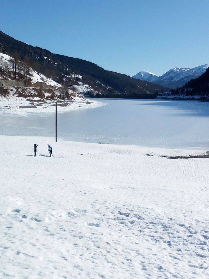“Vietato” il lago ghiacciato di Pontechianale