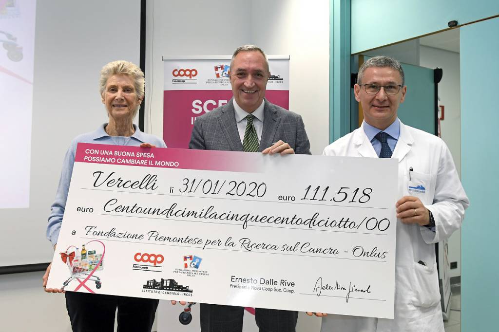 Nova Coop dona 111.000 euro alla fondazione Piemontese per la ricerca sul cancro