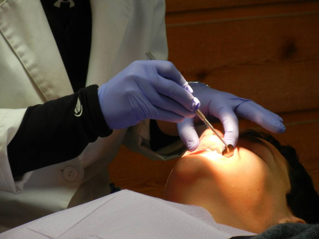 Odontoiatri: è consentita soltanto l’attività indifferibile e urgente