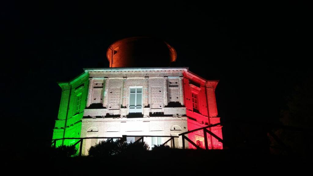2 giugno, luci tricolori illuminano luoghi simbolo della Granda